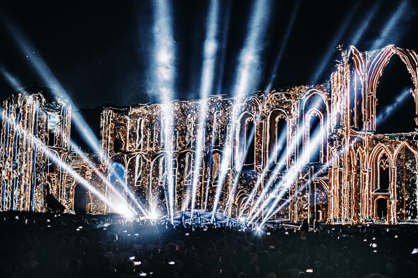 MONUMENTAL TOUR – ABBAYE DE MAILLEZAIS